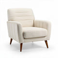 Poltrona moderna in tessuto beige con struttura in legno e dimensioni 80 x 80 x 90cm